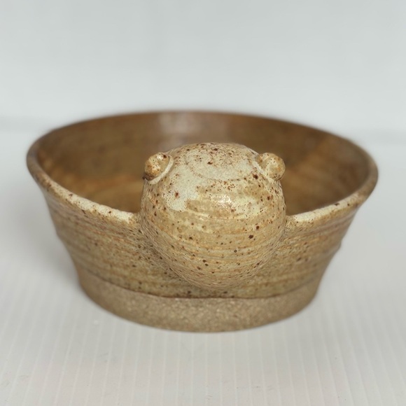 Vtg Studio Art Pottery Bowl With Bear 5.5 Inch Diameter - Picture 3 of 10